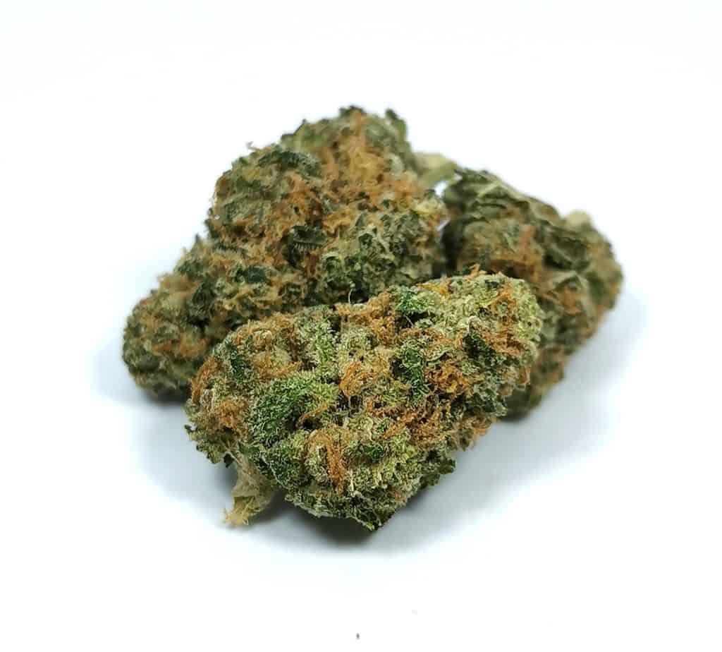 strawberry twist strain review picture of cannabis flower by cannabis sensei