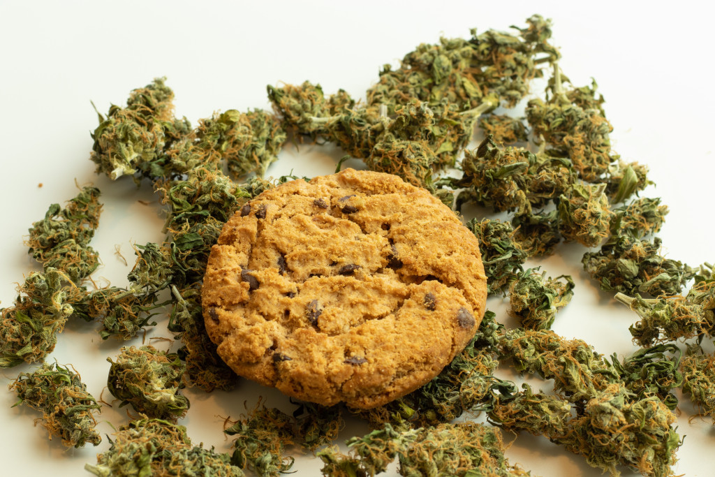 delta 8 cookie on top of marijuana